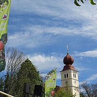 Blütenfest im Apfeldorf Puch
